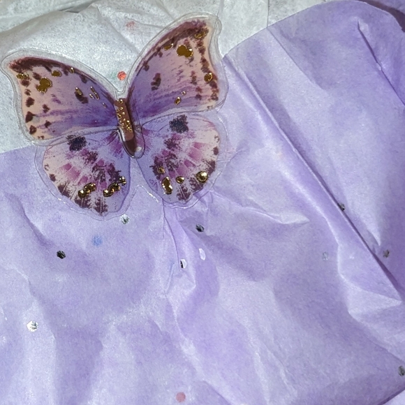 Vivian~Posh Ambassador⭐  ✨Bundle Discount~ 10% Off 3+ Listings✨ - Picture 3 of 3